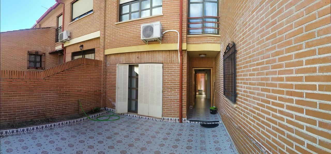 Habitacion Privada Triple Tolède Extérieur photo